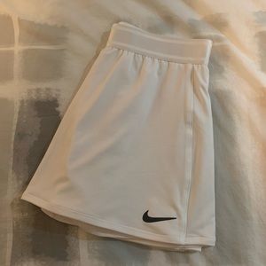 Nike Court Women’s Tennis Skirt